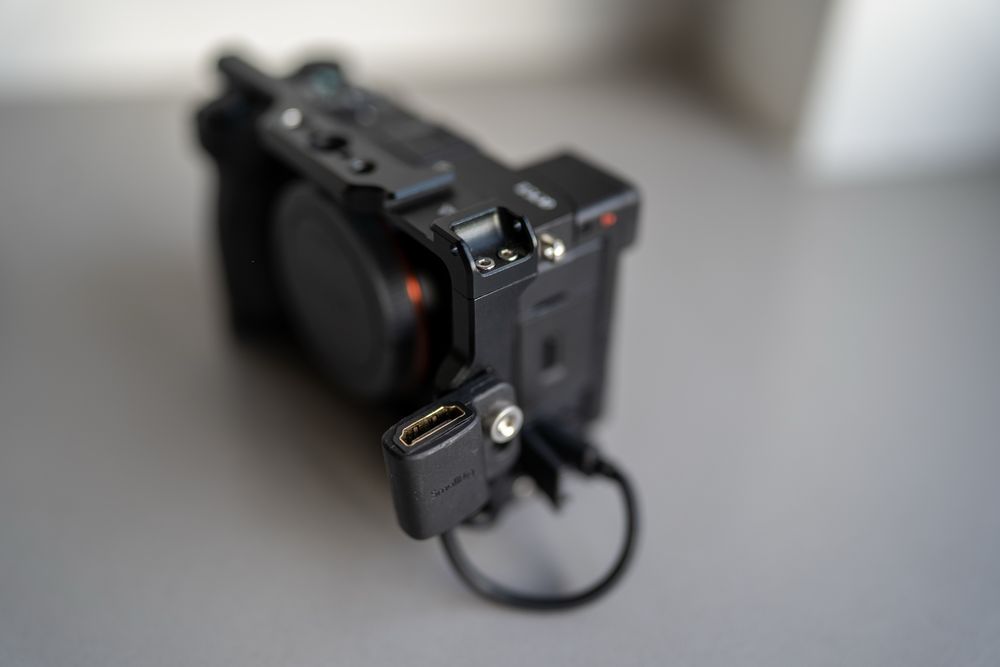 Sony A7Cii + cage + hdmi