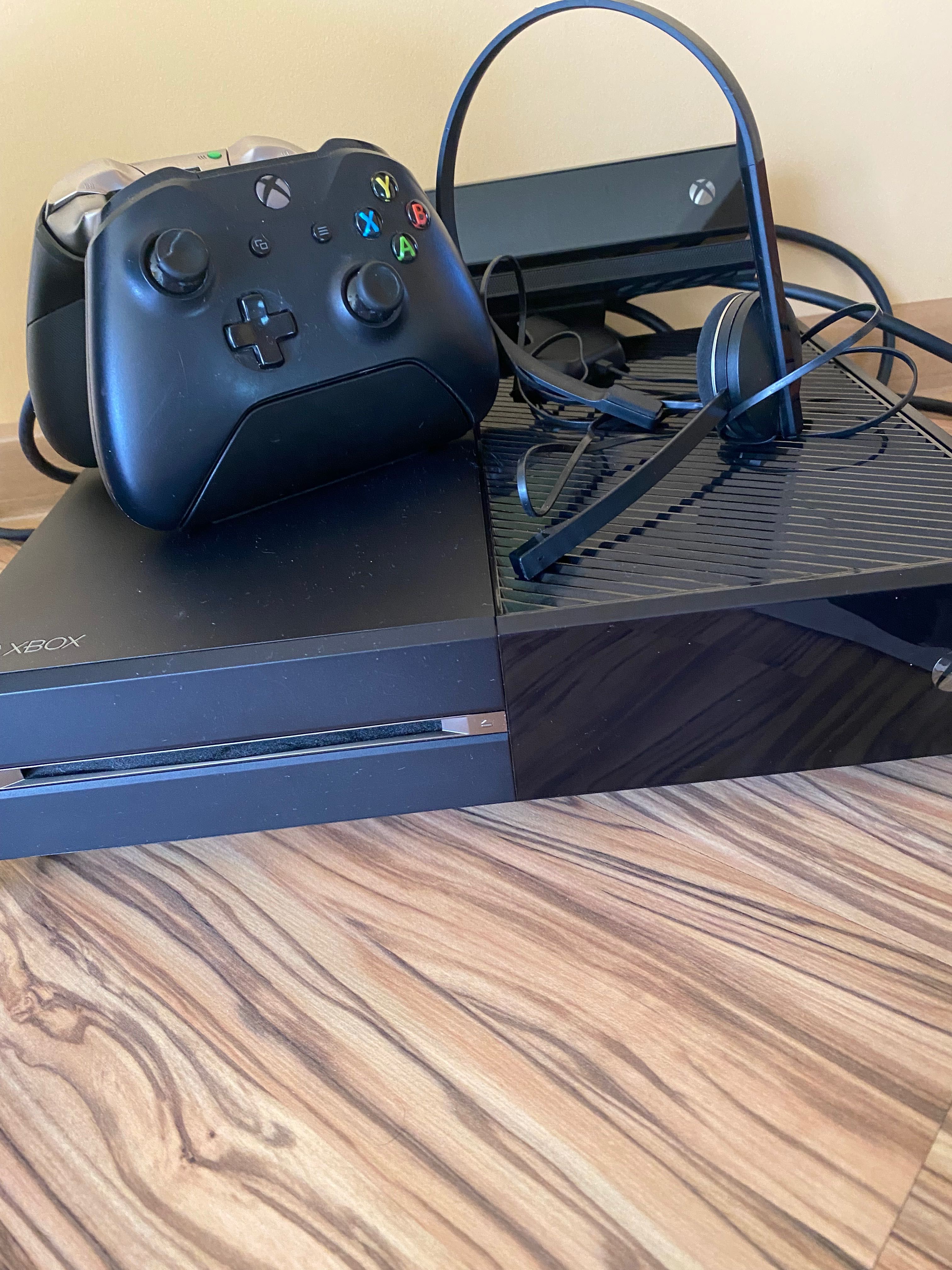 Xbox One 1Tb Elite Bundle