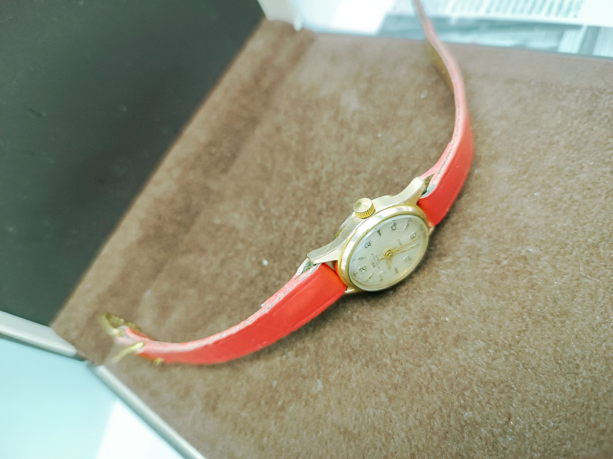 Zegarek damski nisus mechaniczny pozłacany au 17jewels