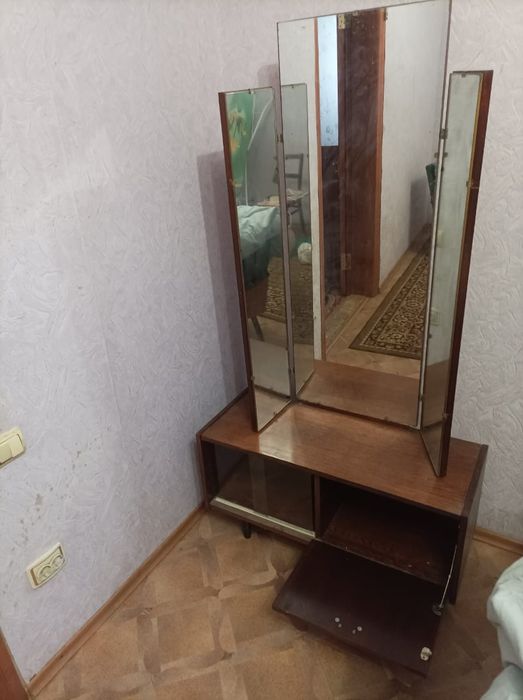 Трильяж-потрійне дзеркало .