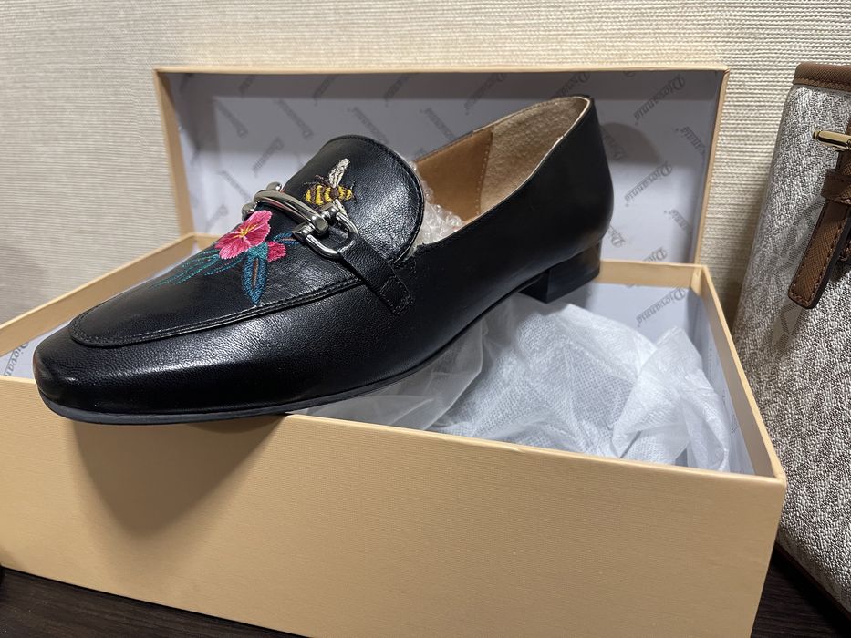 Жіночі лофери Andre HENSON