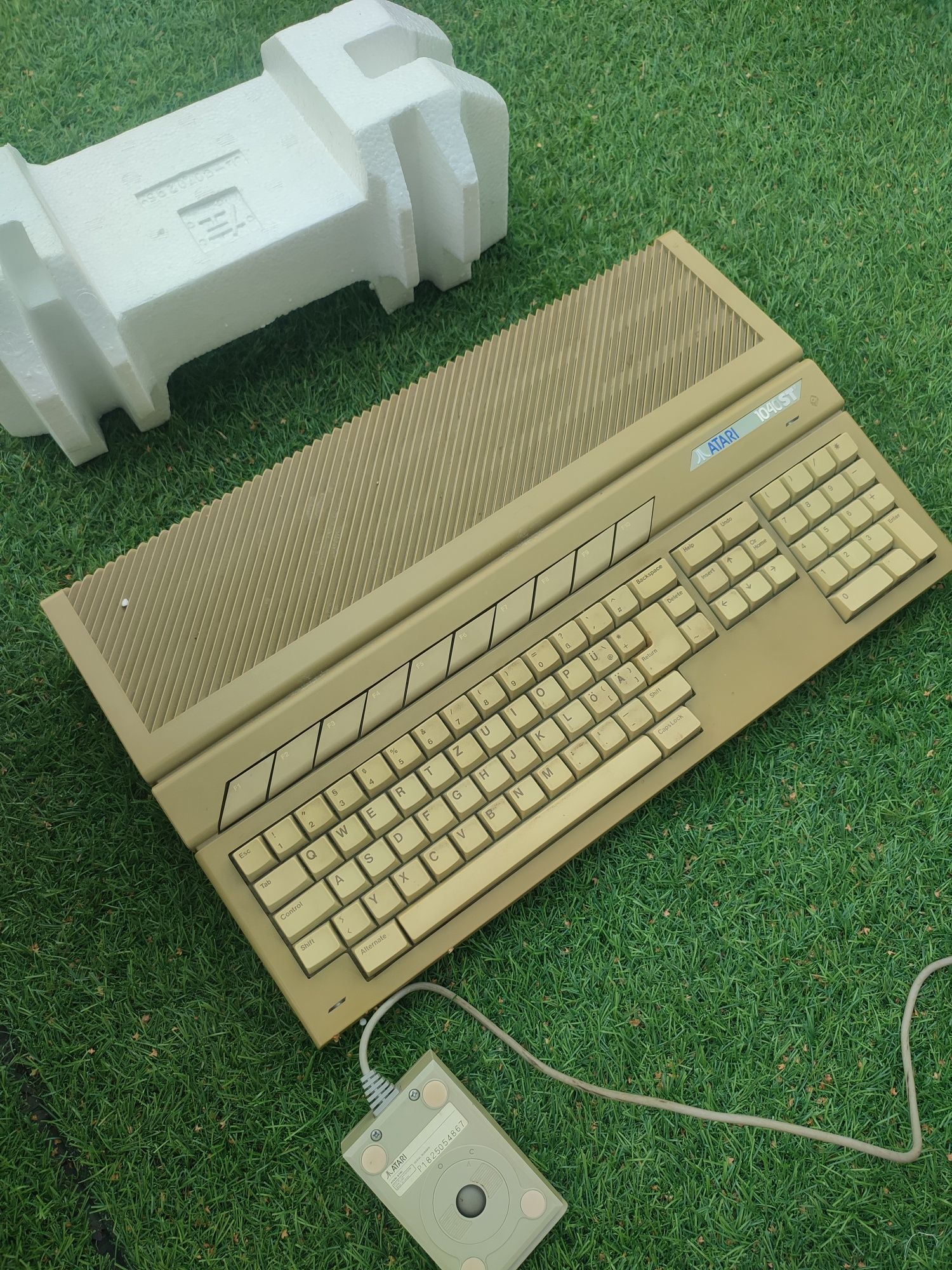 Atari STF 1040 w Boxie z myszką zestaw