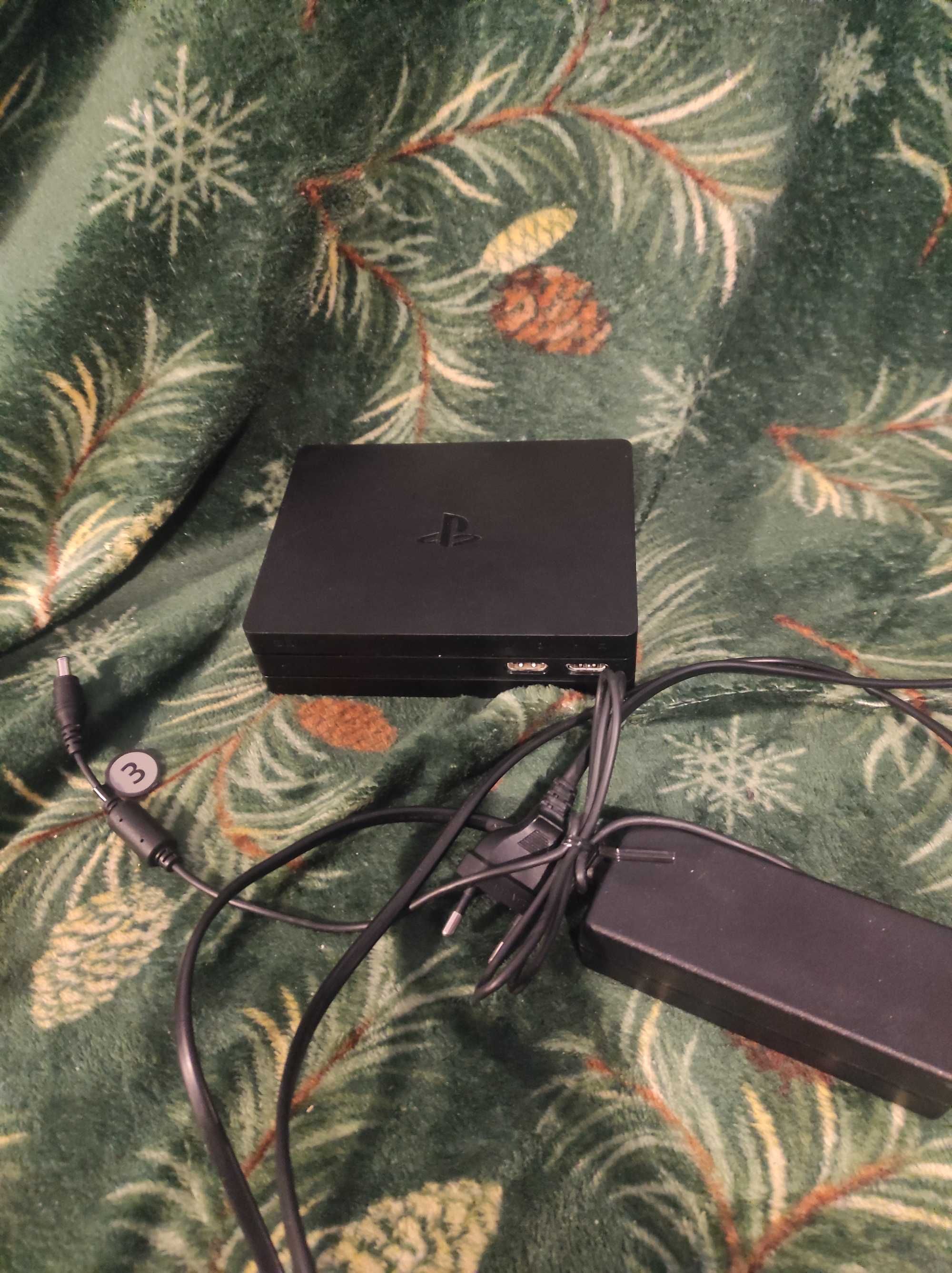 Gogle VR do PS4 z uszkodzonym kablem