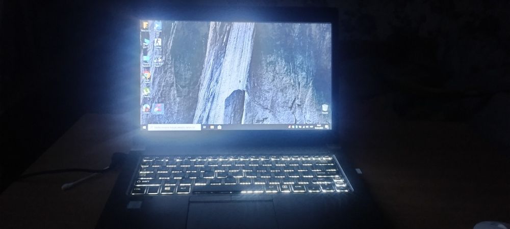 Потужний ігровий ноутбук TOSHIBA Intel core I7 DDR4 16 GB,SSD M2 256GB