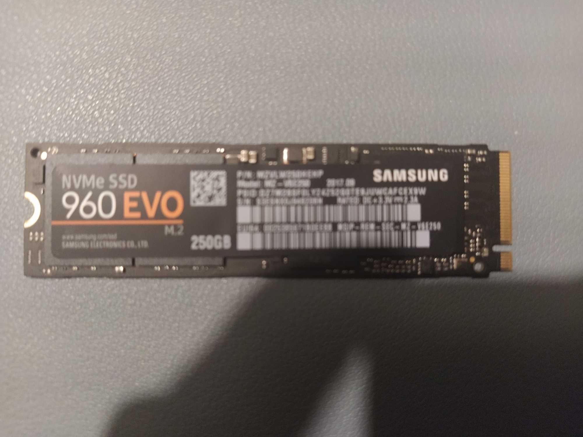 Samsung NVMe SSD 960 EVO  M.2 250GB
