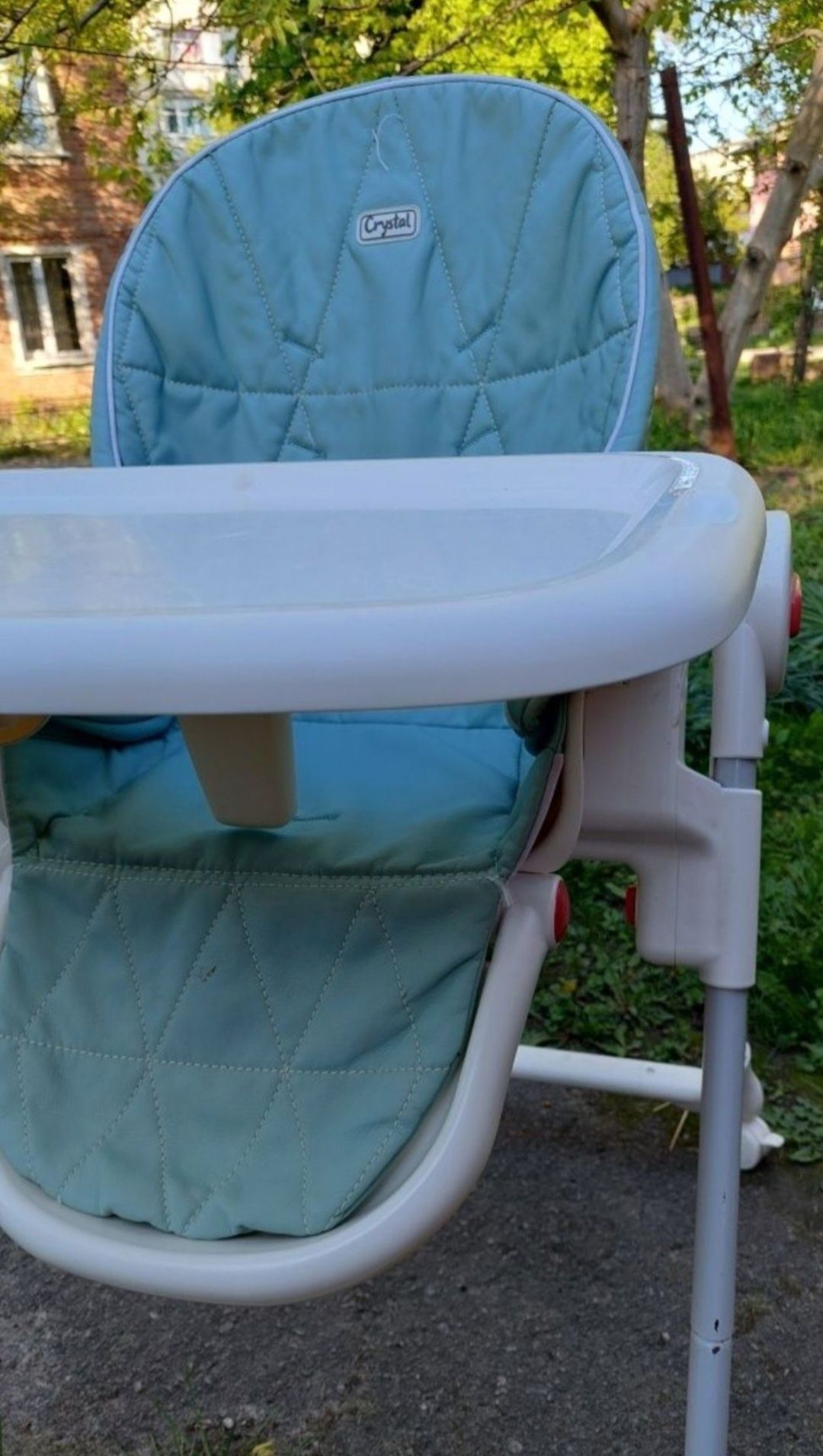 Дитячий стілець для годування