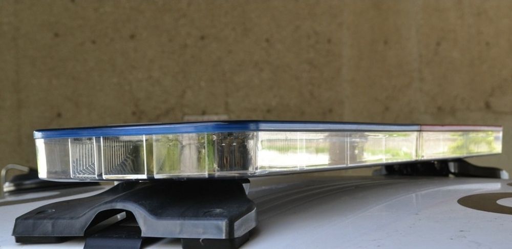 Luz de emergência azul e sirene
