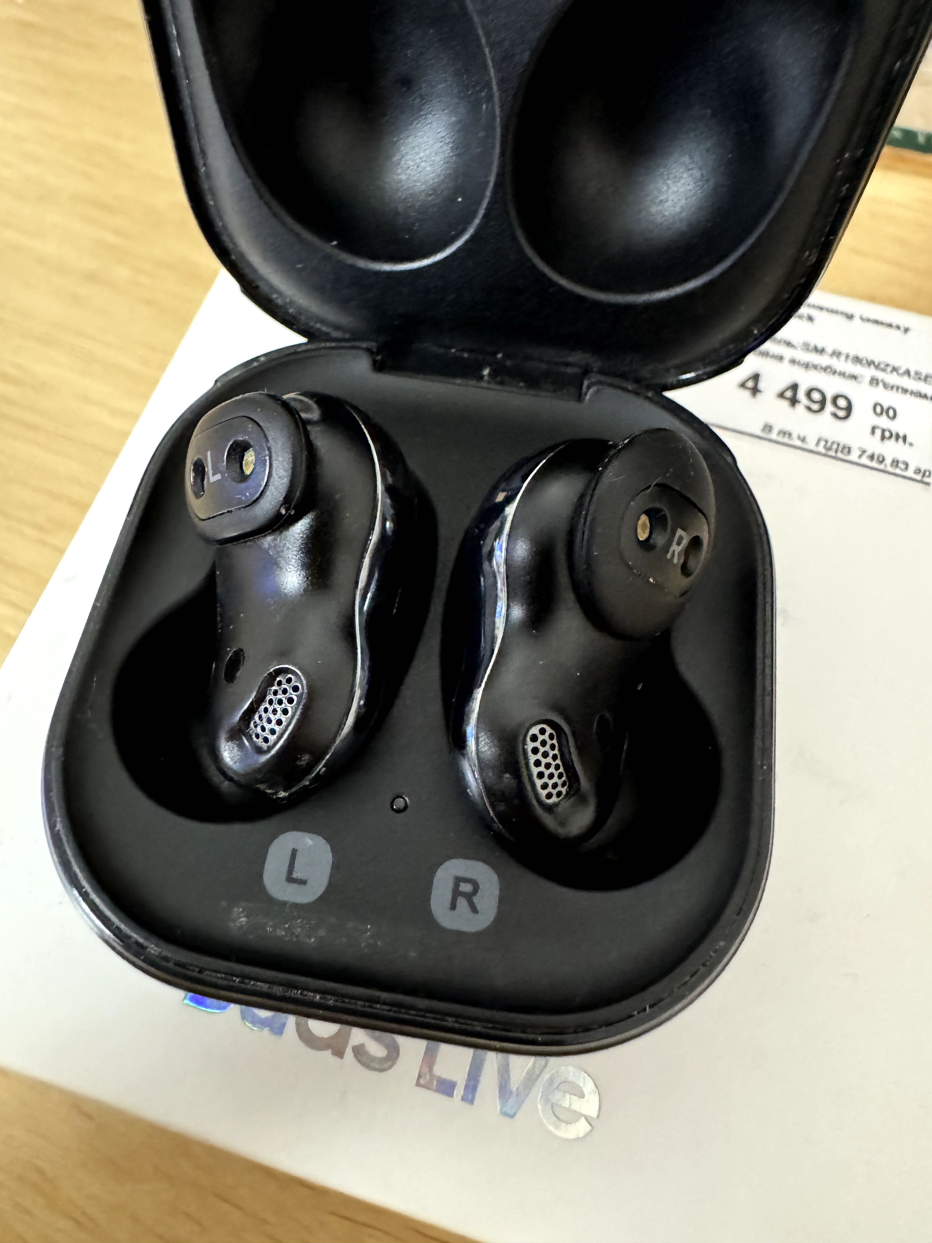 Безпроводні блютуз навушники TWS Samsung Galaxy Buds Live (SM-R180)