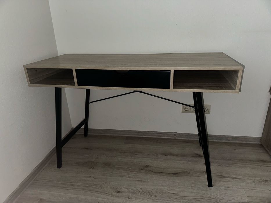 Письмовий стіл JYSK