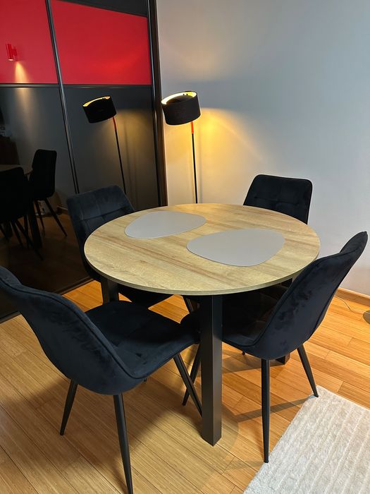 Stół rozkładany + 4 Krzesła