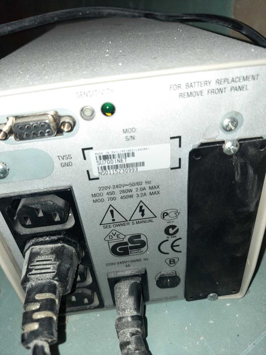ДБЖ ,ИБП,бесперебойник фирмы APC Smart-UPC 700VA, Чистый синуc