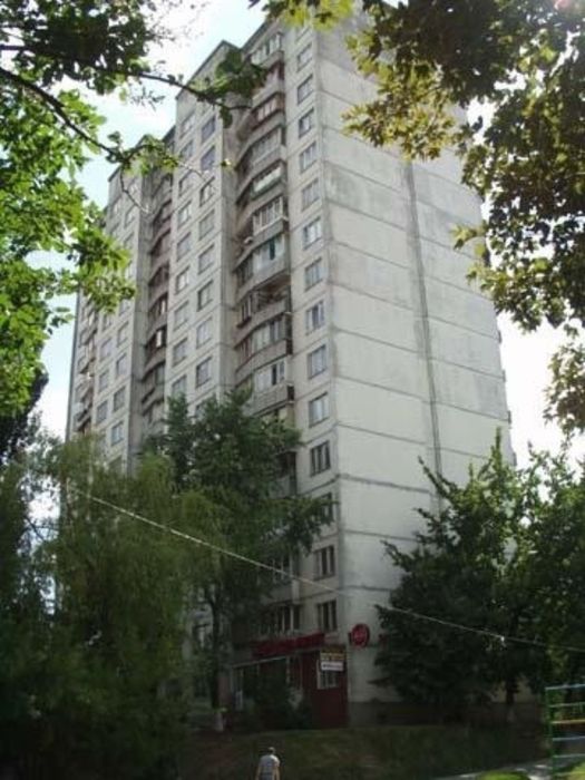 Гарна ІНВЕСТИЦІЯ квартира біля метро ДЕМІЇВКА