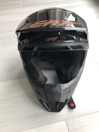 Leatt 9.5 Carbon V22 roz.M