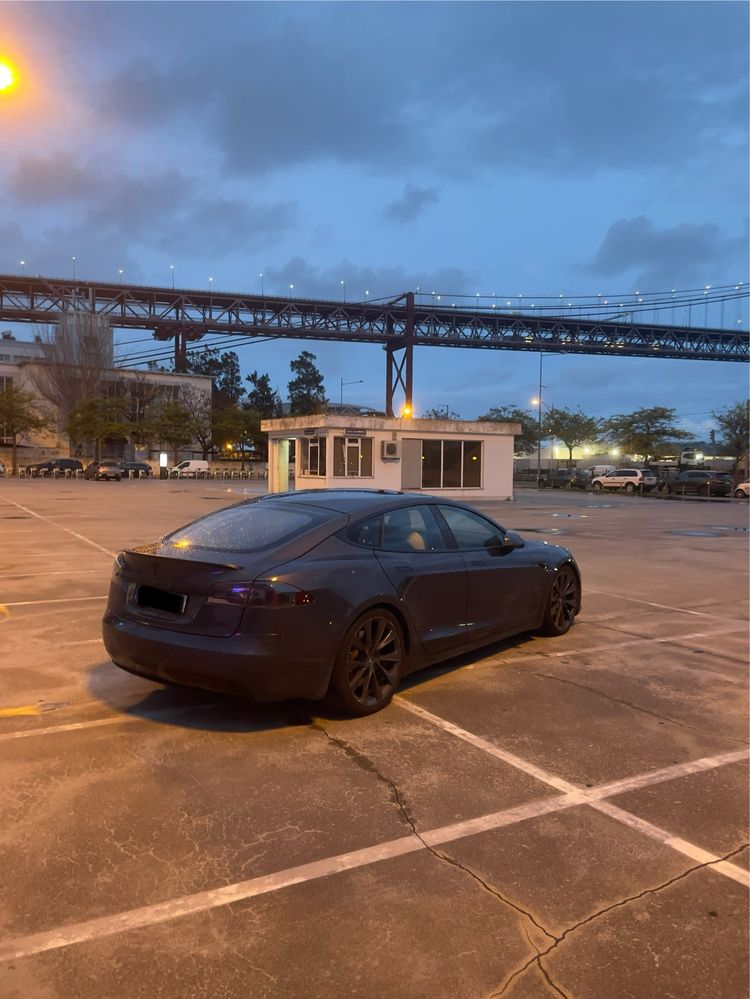 Tesla Model S Long Range