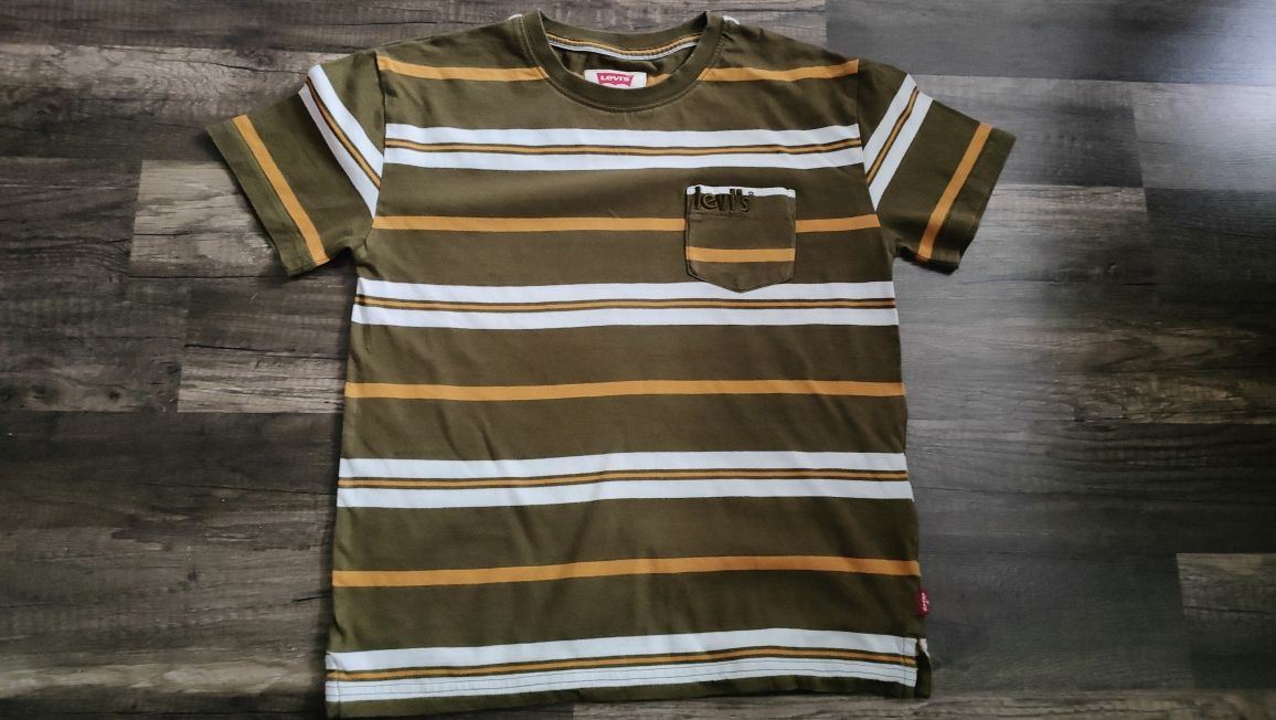 świetny t-shirt Levi's