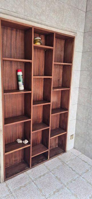 Vende-se T2 no Cacém junto á estação de comboios.