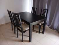 Mesa de jantar com 4 cadeiras