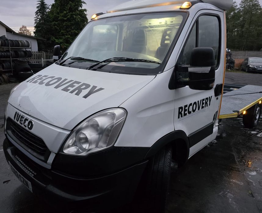 Iveco dayli 2.3 EUR 5 polift najazd autolaweta anglik silnik przód