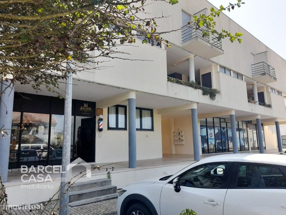 Apartamento T2 com garagem fechada junto à marginal de Esposende.