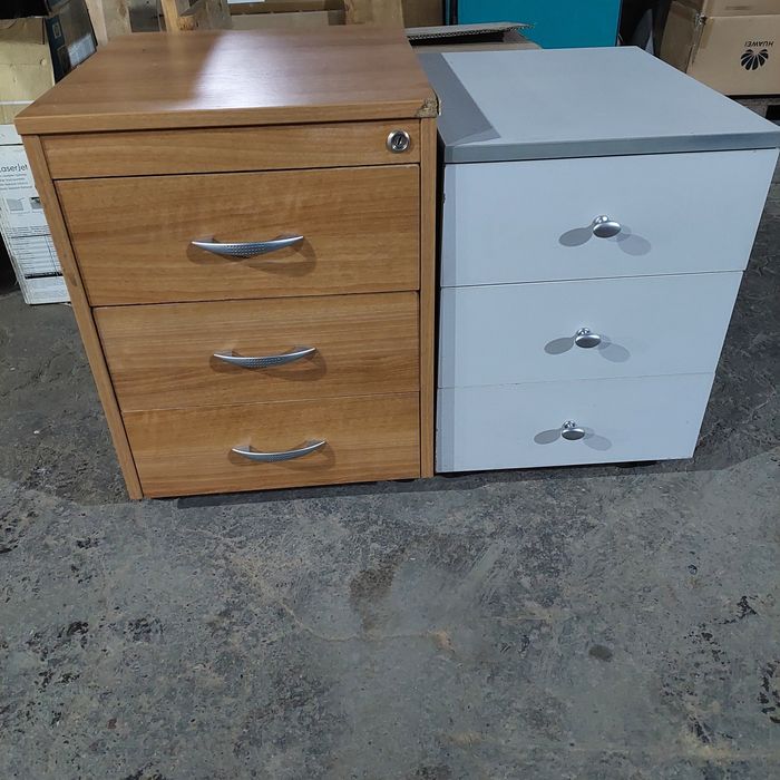 Шкафи  тумбочки для інструментів