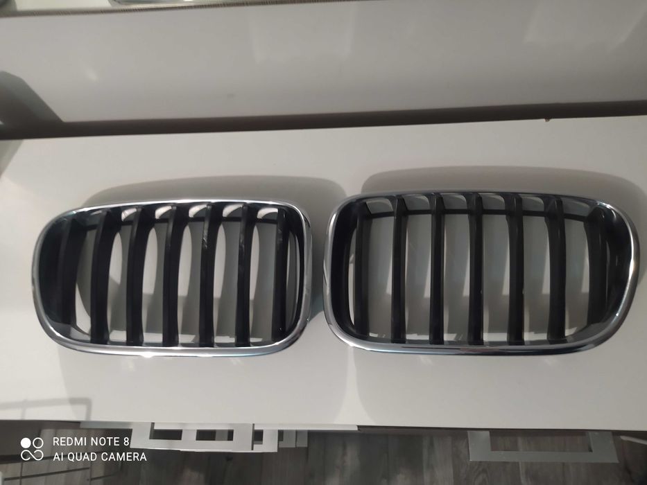 Ноздри радиатора БМВ Х3,2010-2014 F25 R511117210726 цена указана за 2ш