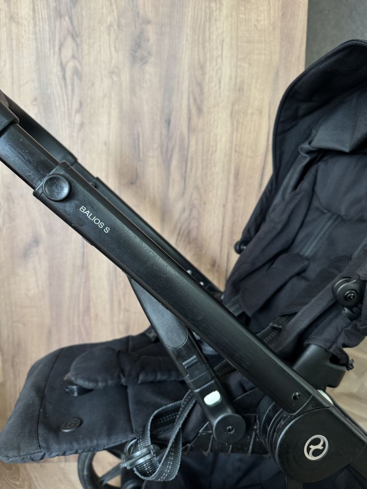 Коляска Cybex Balios S 2 в 1 чорна