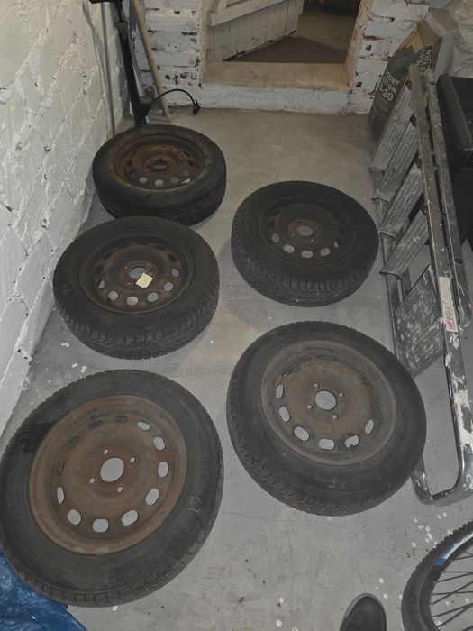 Opony zimowe  175/65 R14  4 + ZAPAS -  Z FELGAMI NEXEN x 2, DĘBICA x 3