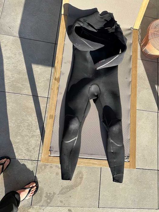 fato de surf oneill 5/4 mm MS (modelo FIRE)