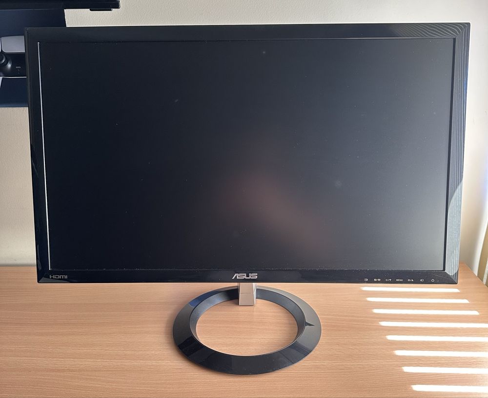 Monitor Asus.