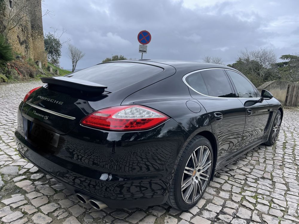 Porsche panamera 4.8 V8  400 cv