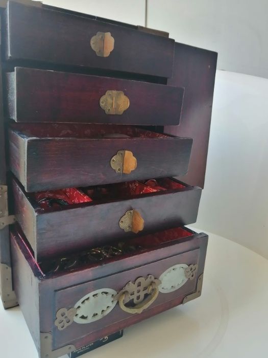 Guarda jóias Antigo em madeira maciça e madre pérola