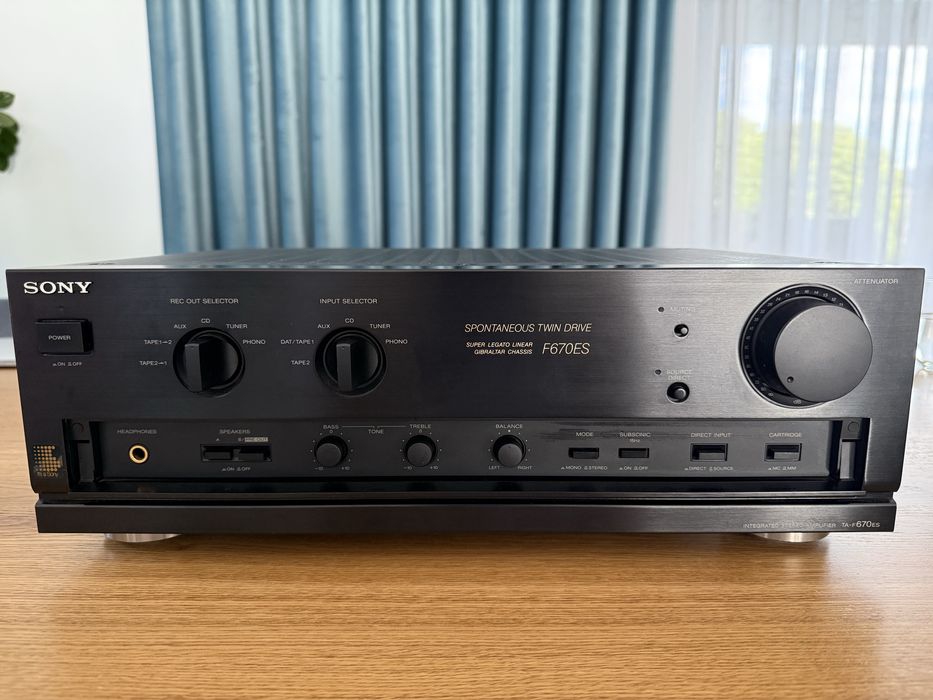Wzmacniacz Sony TA-F670ES