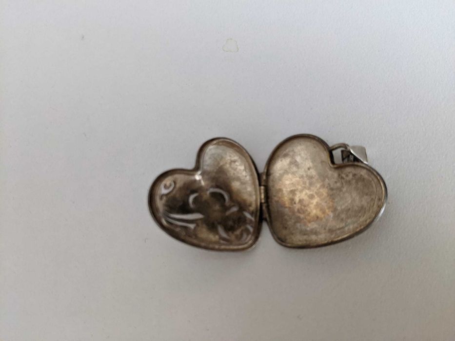 Sekretnik ze srebra wisior misterny dekor serce