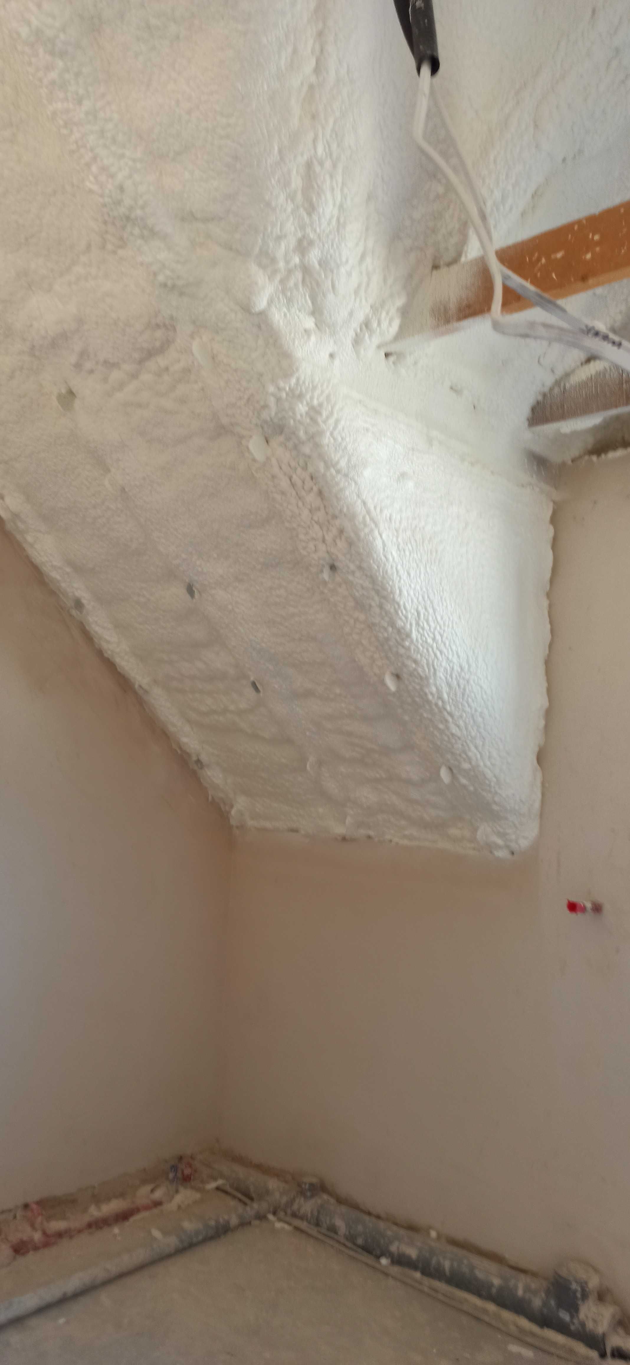 Docieplanie Pianą PUR docieplanie stropów Program Czyste Powietrze