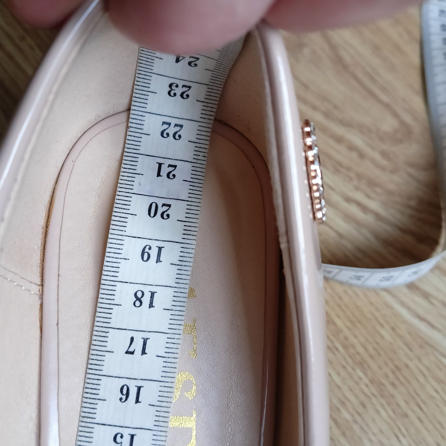 Buty na obcasie r.37