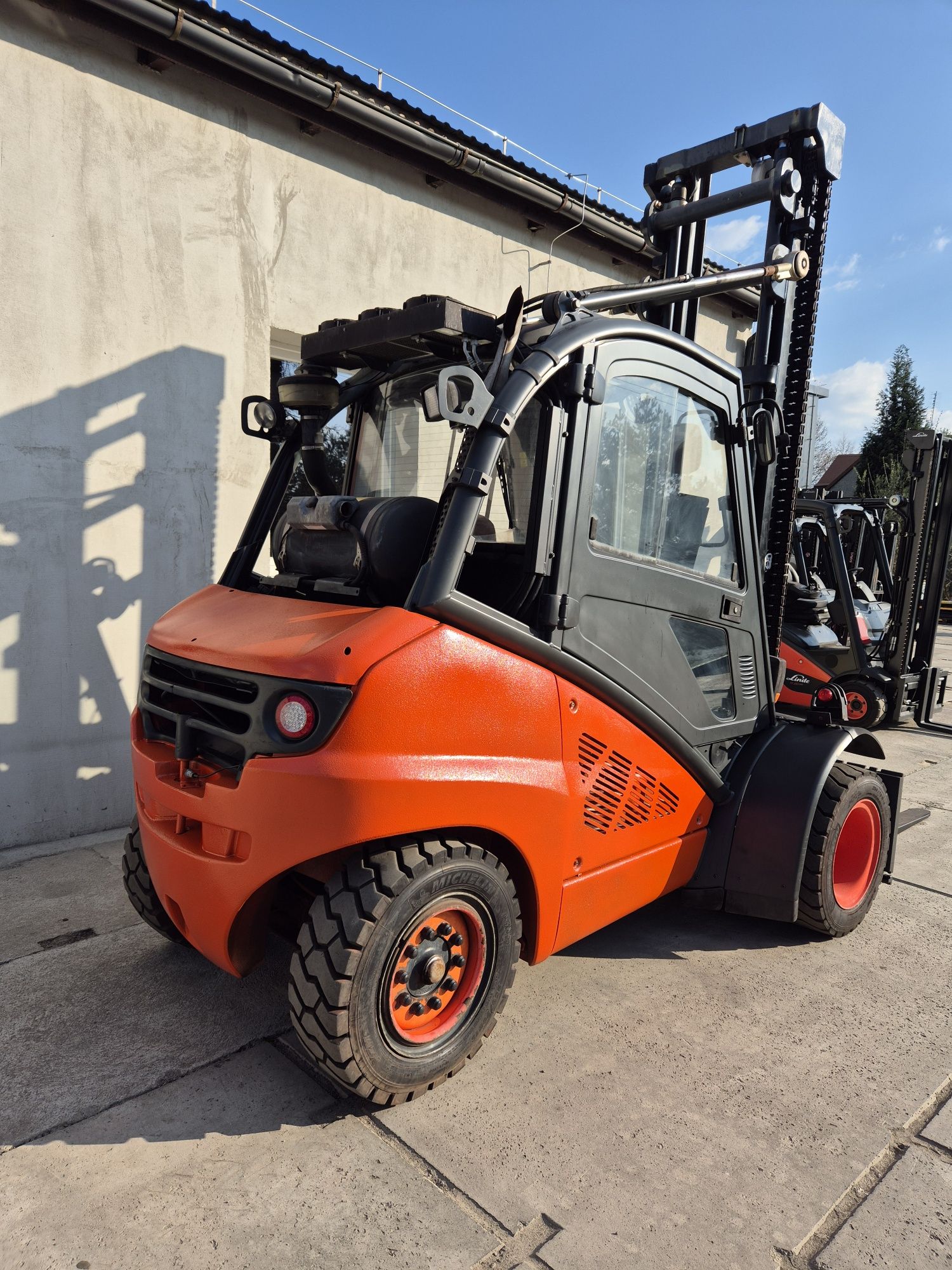 Rezerwacja Wózek widłowy Gazowy Linde H40T-01 pełna kabina Udźwig 4ton