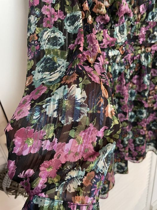 Sukienka w kwiaty zara