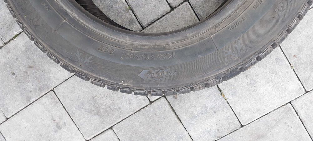 Opony zimowe 145/70R13 szt 2