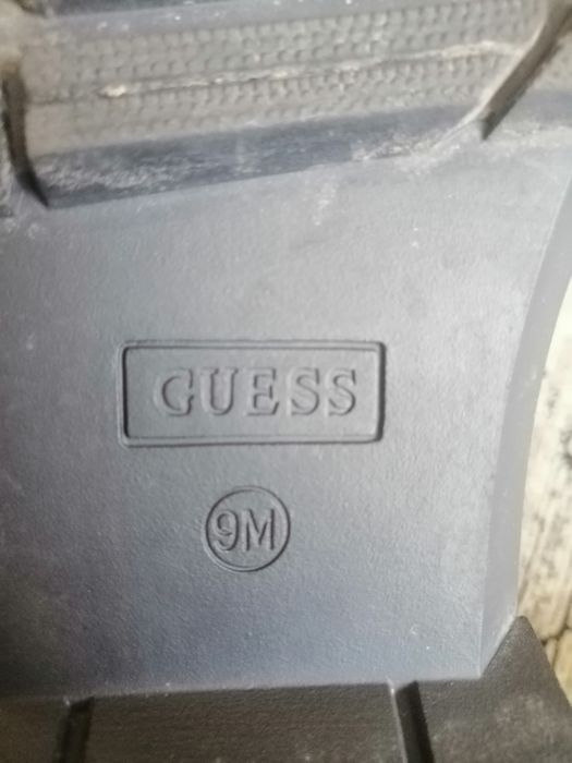 Оригінальні жіночі чоботи Guess. Розмір 9, устілка 26 см.