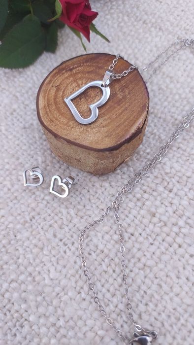 Conjunto de colar e brincos de aço inoxidável prateado com coração