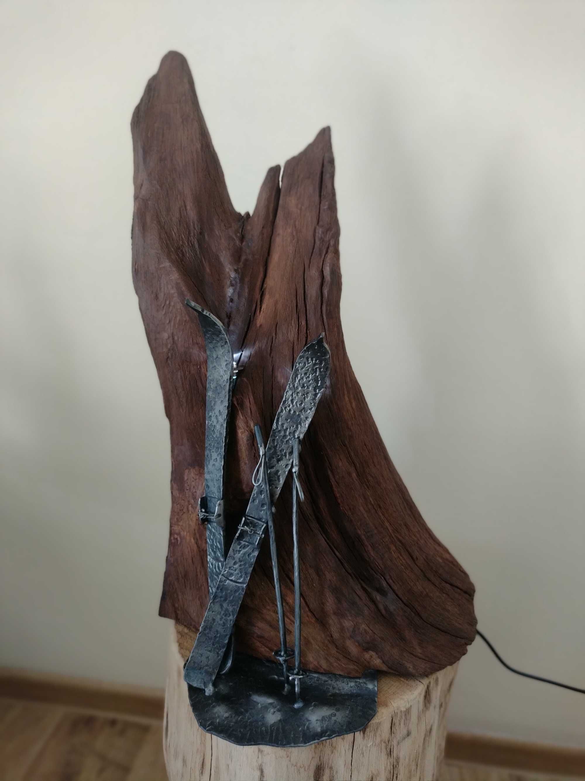 Lampa rzeźba drewno,natura ,kuty metal narty, design, loft, industrial