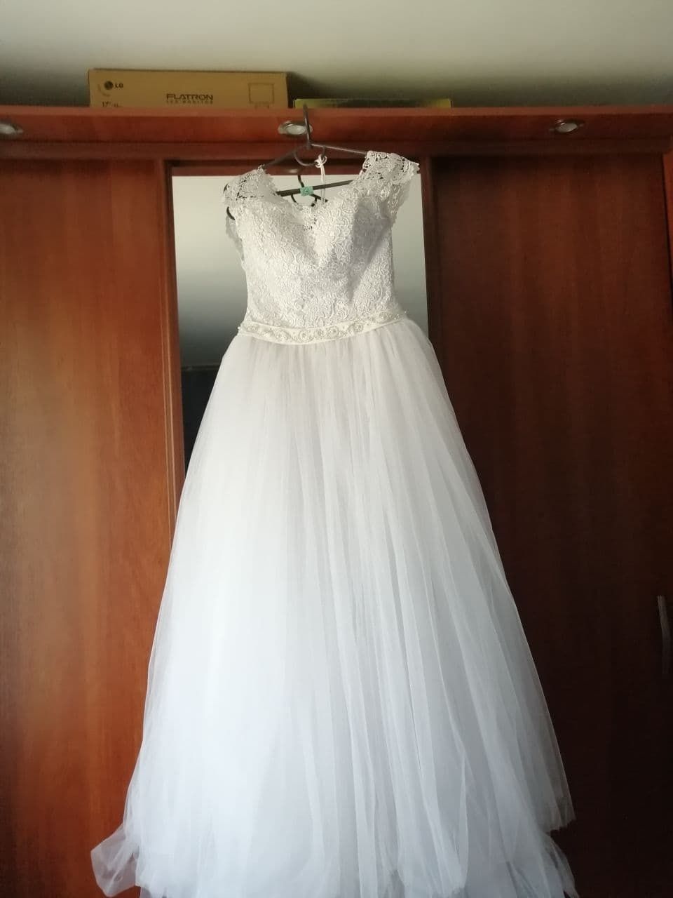 Продам весільну  сукню