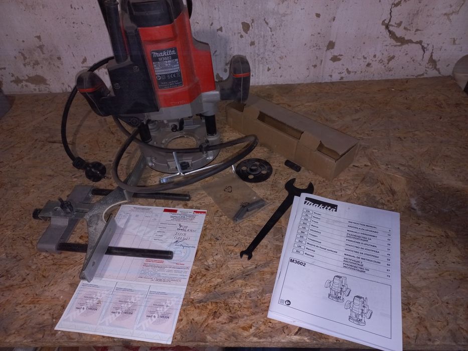 Фрезер Makita 3602 новый