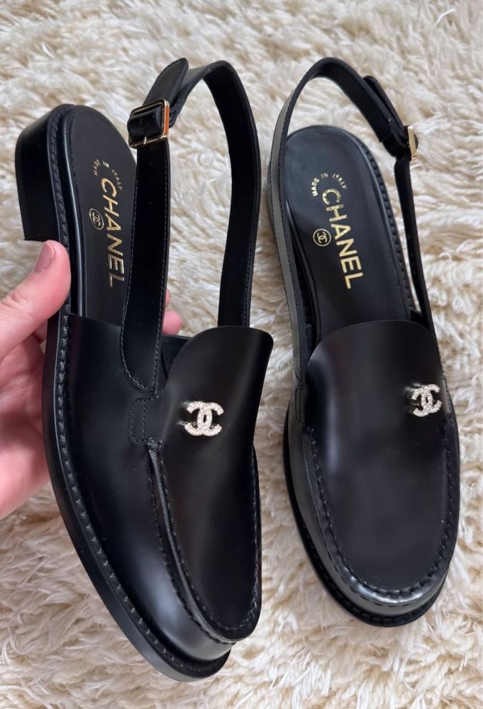 Шкіряні лофери Chanel