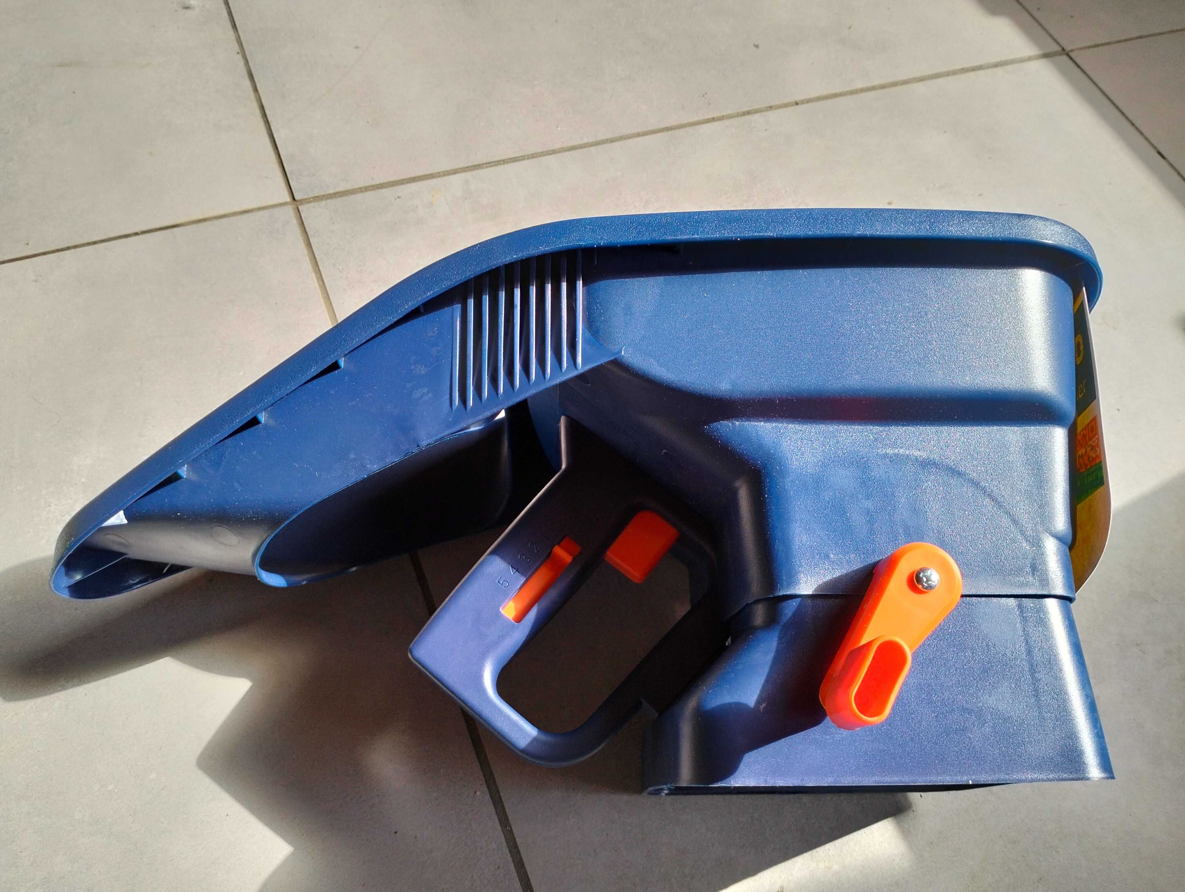 Siewnik ręczny HandyPro HandHeld BLUE ICL