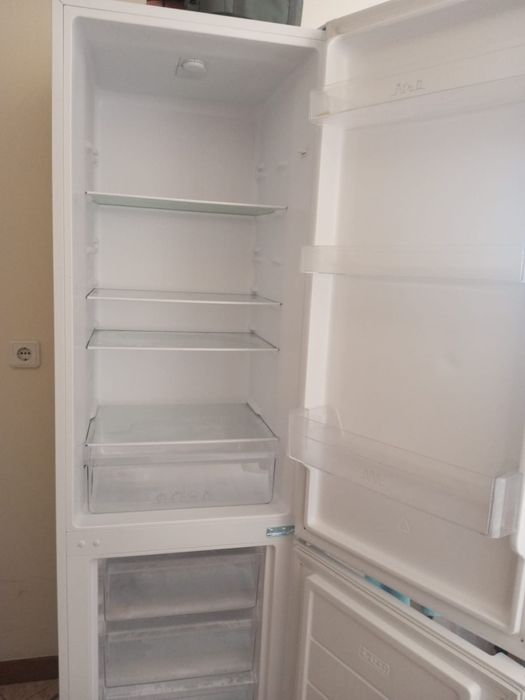 Frigorífico semi-novo