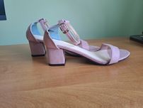NOWE sandały, buty pudrowy roz