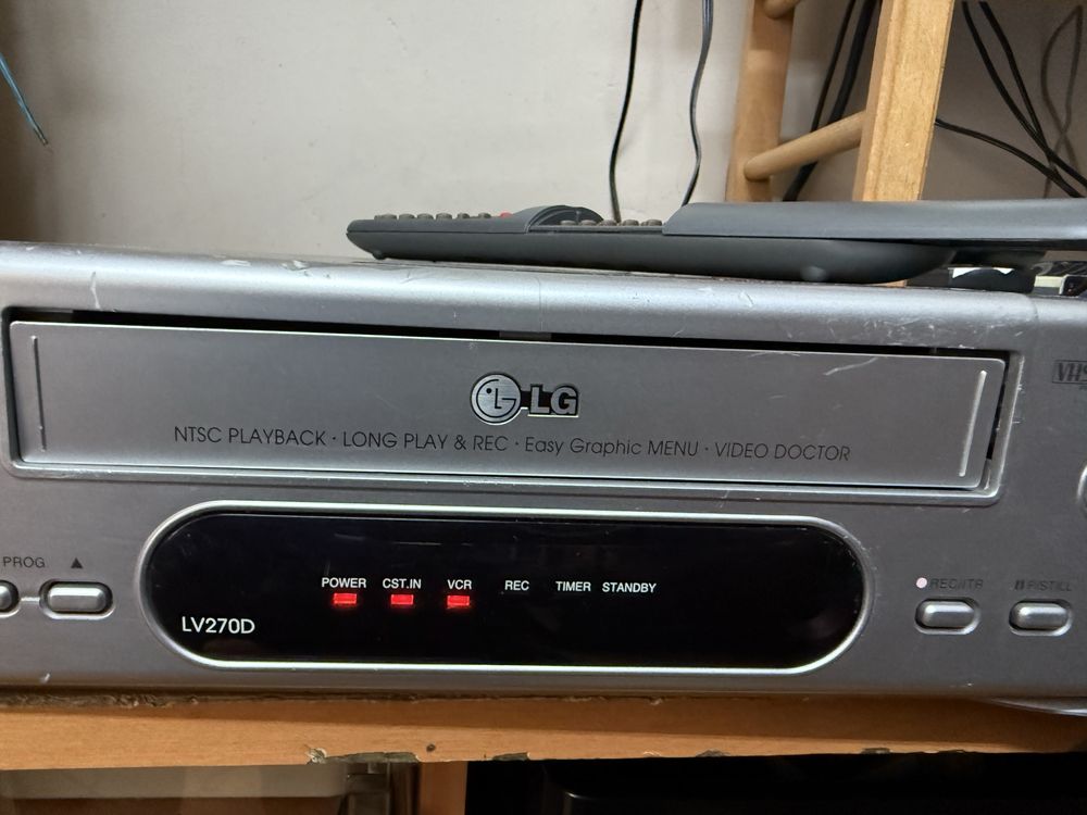 Magnetowid VHS LG LV270D pilot