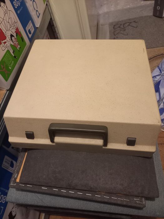 Maszyna do pisania AEG Olympia