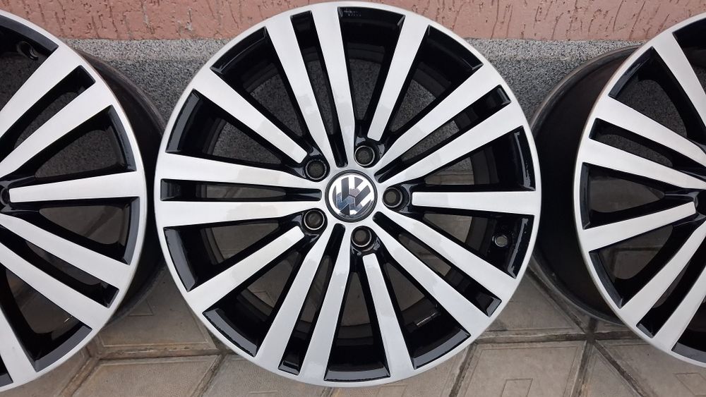 Оригінальні диски титани VW Passat B7 5/112R17 vag